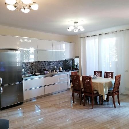 Holiday Center Apartment ชโคเดอร์ ภายนอก รูปภาพ